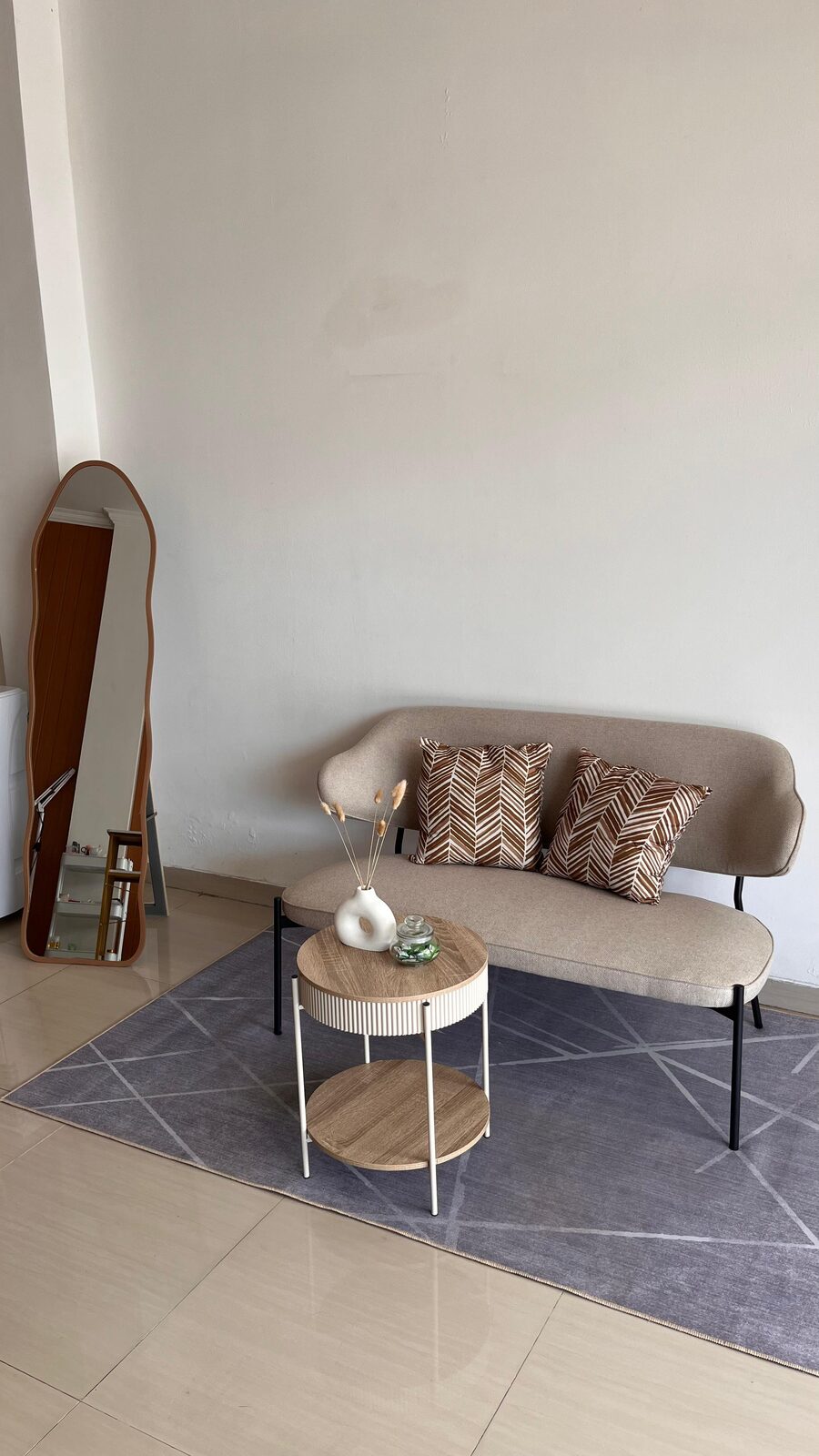 Top Nail Studio Bali — waiting lounge, Denpasar